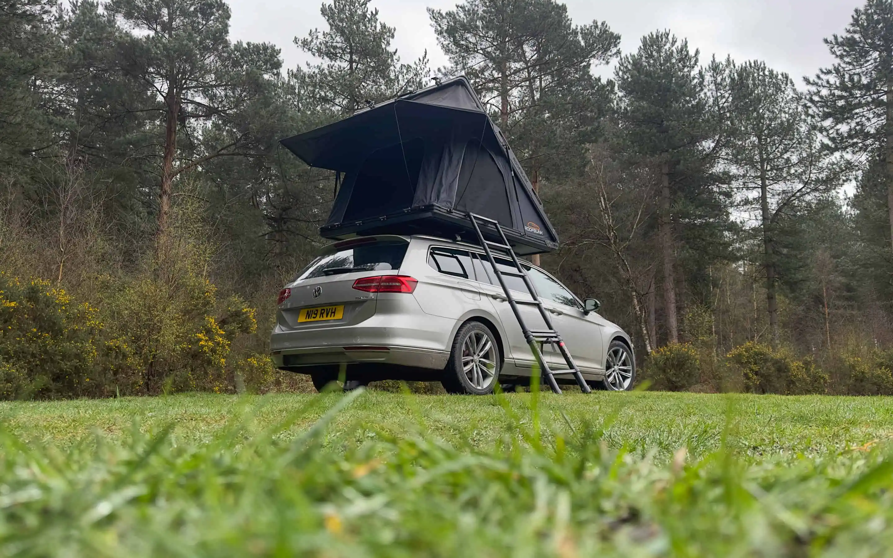 Roofbunk Adventurer Aluminium Clamshell Roof Tent Compressed 20