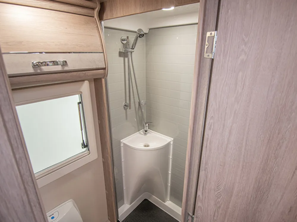 Auto Sleepers Nuevo EK Plus Bathroom