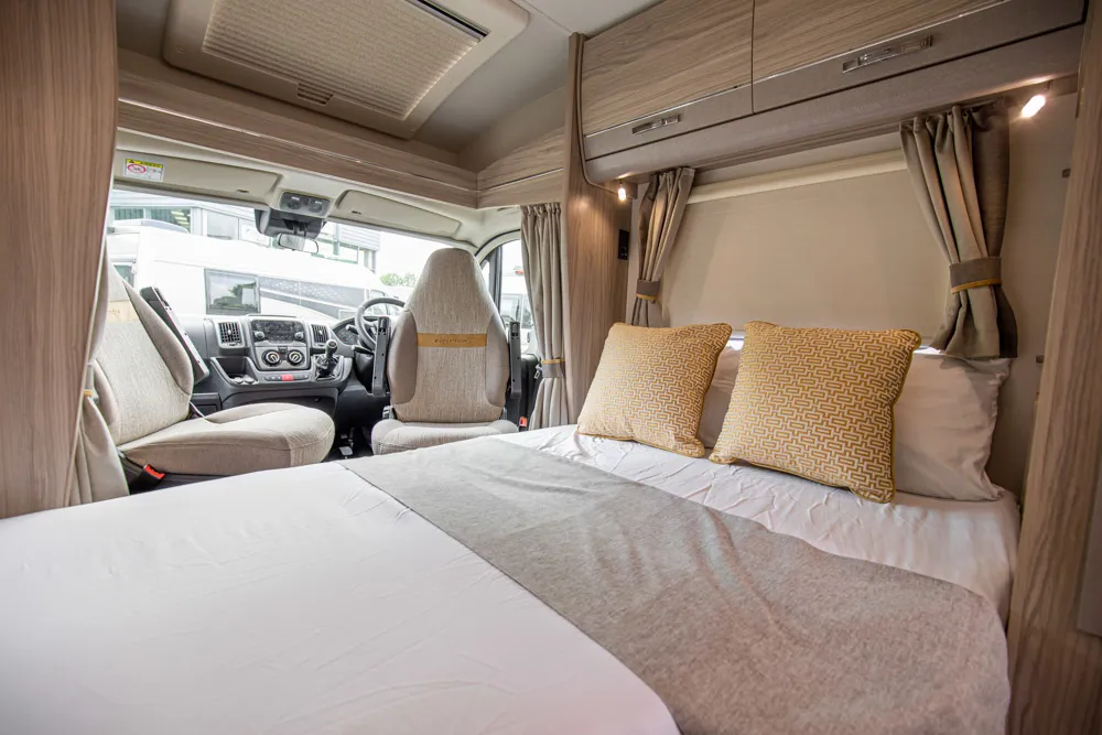 Elddis Evolution 194 19 Front Bed