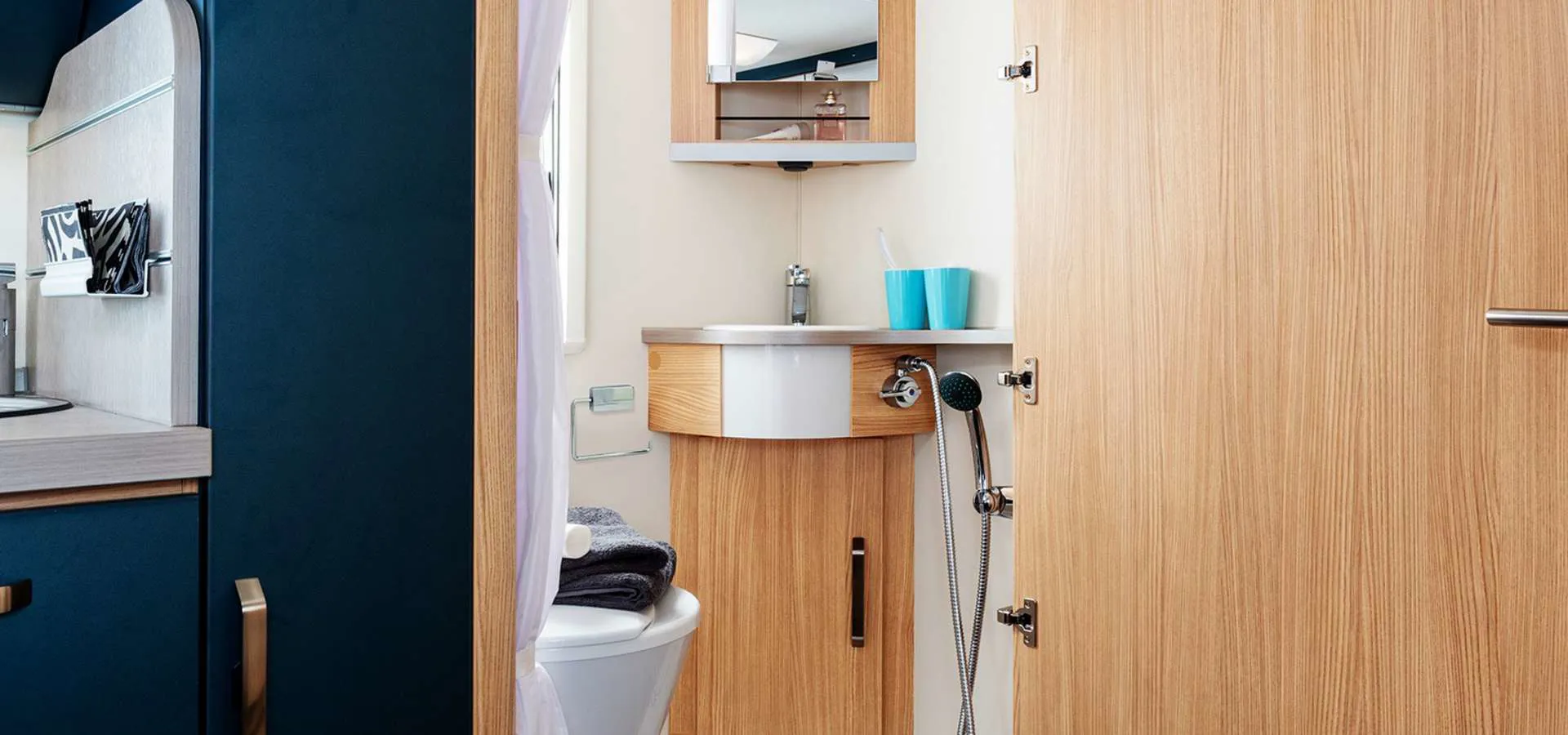 Csm Ktg Knaus 2017 2018 Sportfun Interieur 1750 Rz 8C5c2cb27b