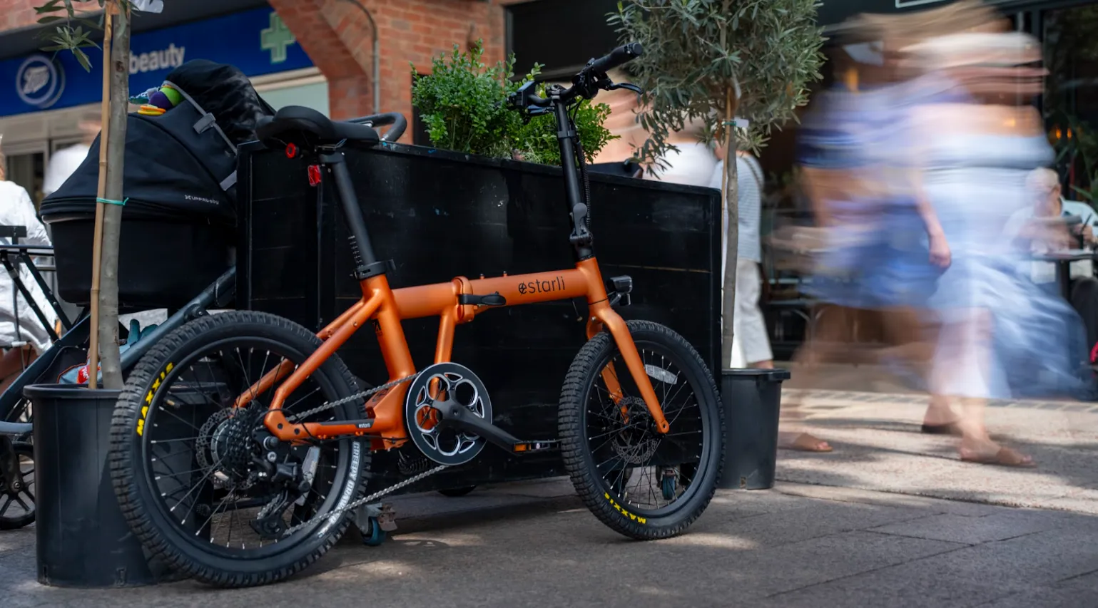 Estarli Folding Bikes Lifestyle